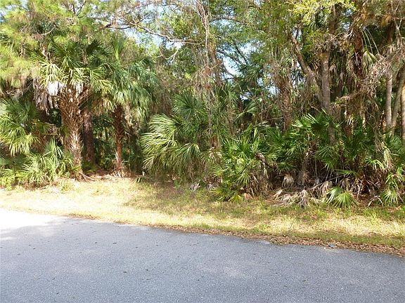 3rd image of 19084 Richview Ave