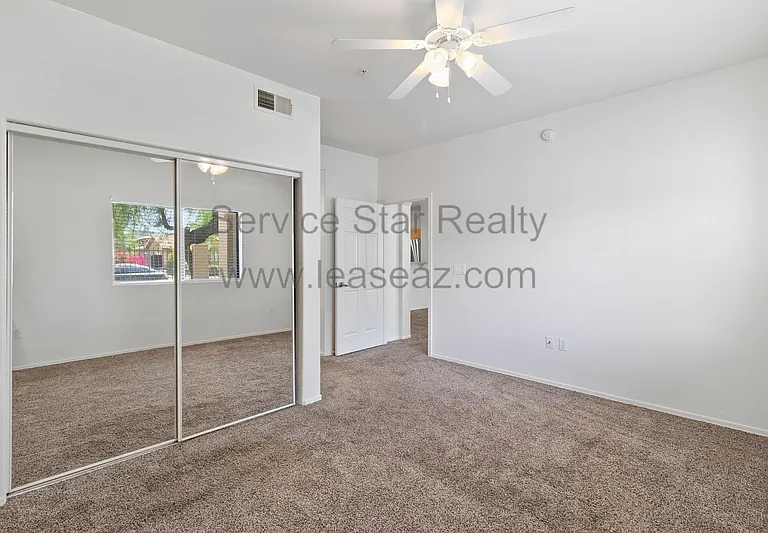 920 E Devonshire Ave #1001 — Photo 14