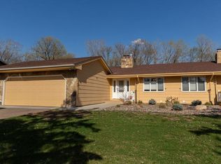 6913 McCauley Trl S, Edina, MN 55439