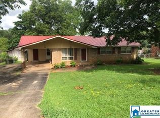 416 Newberry Dr, Weaver, AL 36277