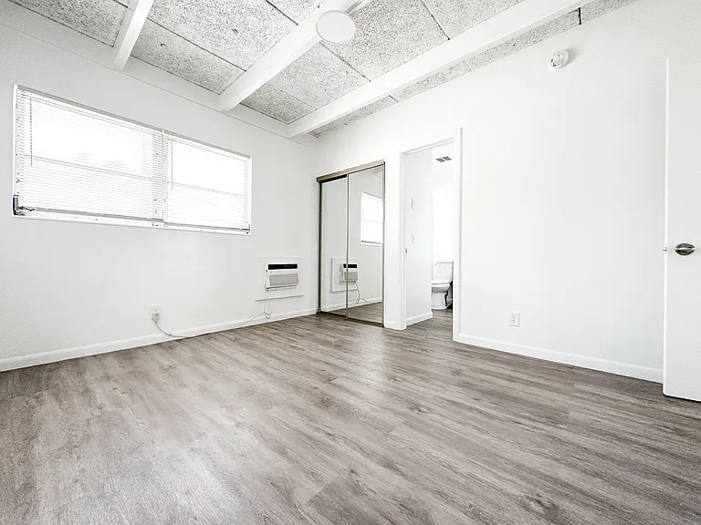 1029 S K St #3 — Photo 8
