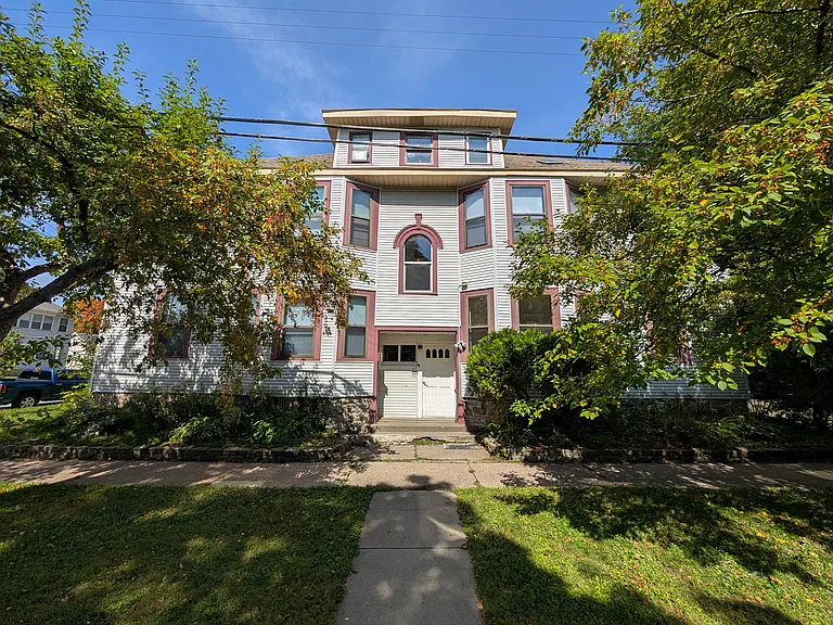 61 Delos St W #W — Photo 10