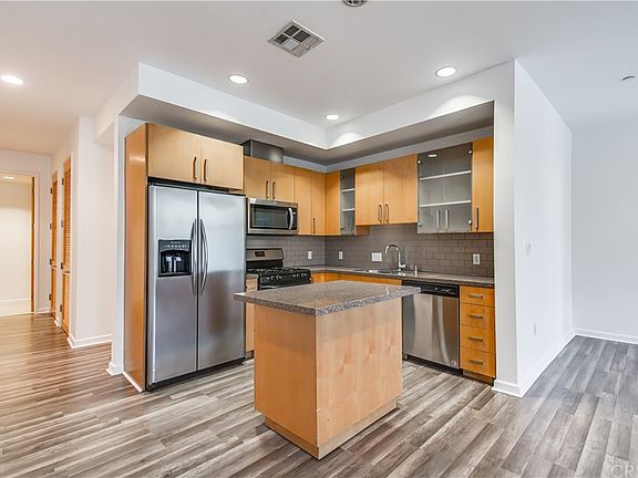 3rd image of 5605 Gentry Ave APT 104
