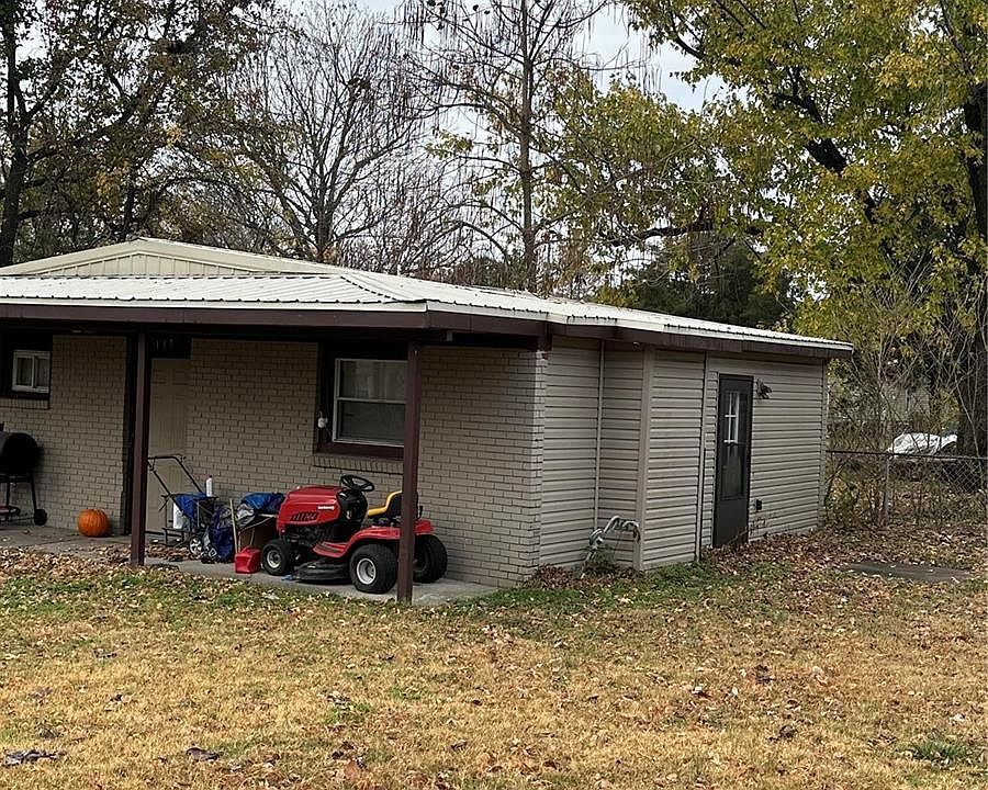 2nd image of 137 Reuben St