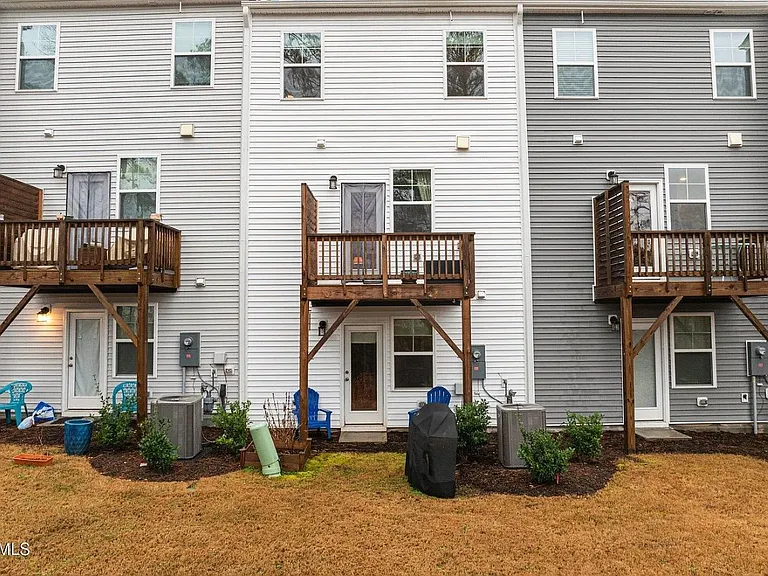1052 Shoreside Dr — Photo 32