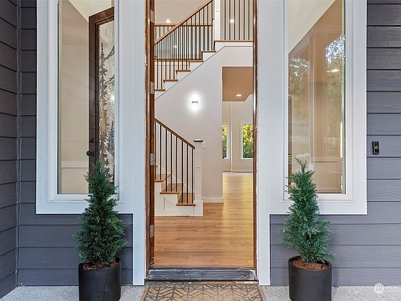 4th image of 24126 NE 29th St