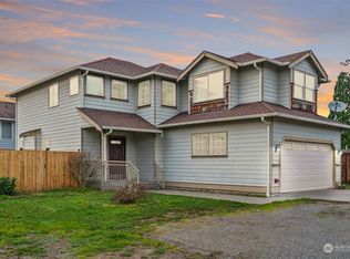 9402 10th Avenue Ct E, Tacoma, WA 98445