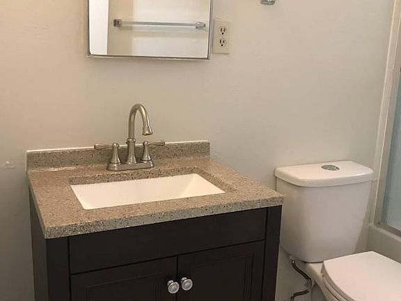 4th image of 2126 9th St APT B