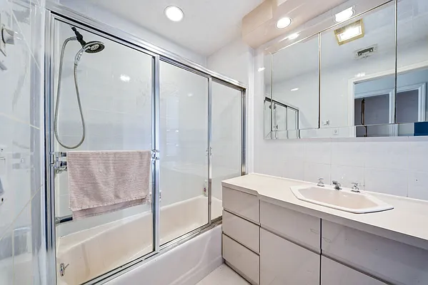Bathroom, photo 5