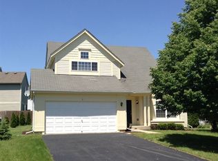 3 Vernon Ct, South Elgin, IL 60177