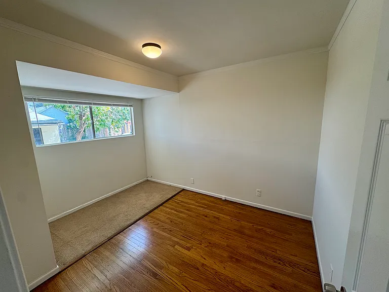 La Tierra St — Photo 15