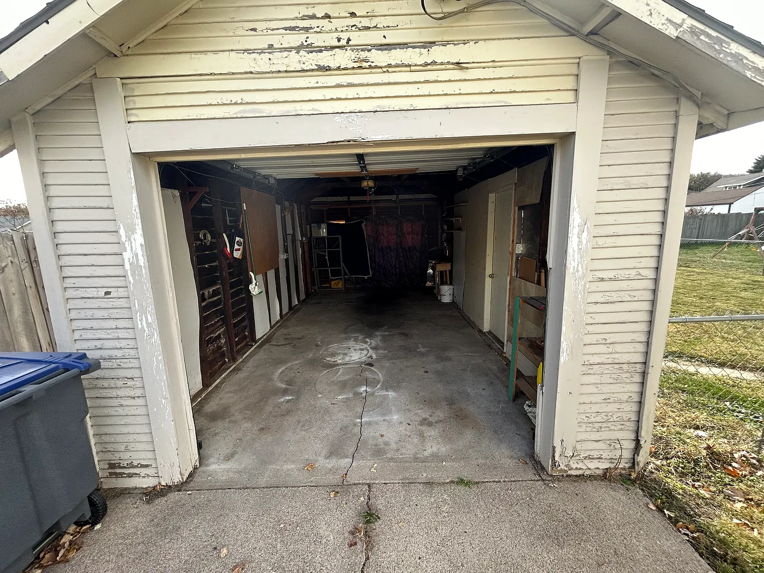 2505 Ave F — Photo 4