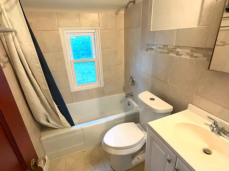 91 Hollywood Ave #1 — Photo 9