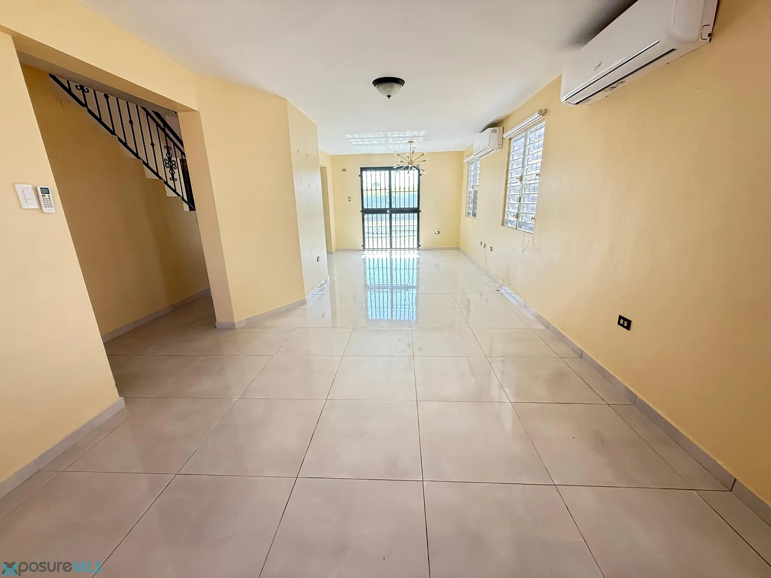 3 bed, 2.5 bath, 1600 sqft, $1,600 — Photo 3