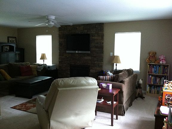 4th image of 26497 Anne Ct