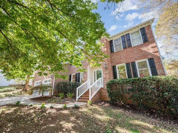 105 Queens Knoll Ct, Cary, NC 27513