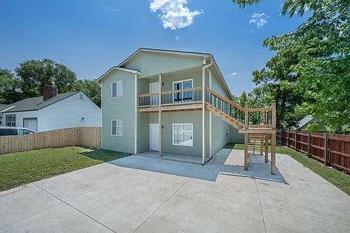 2935 E Maplewood Dr Photo 1