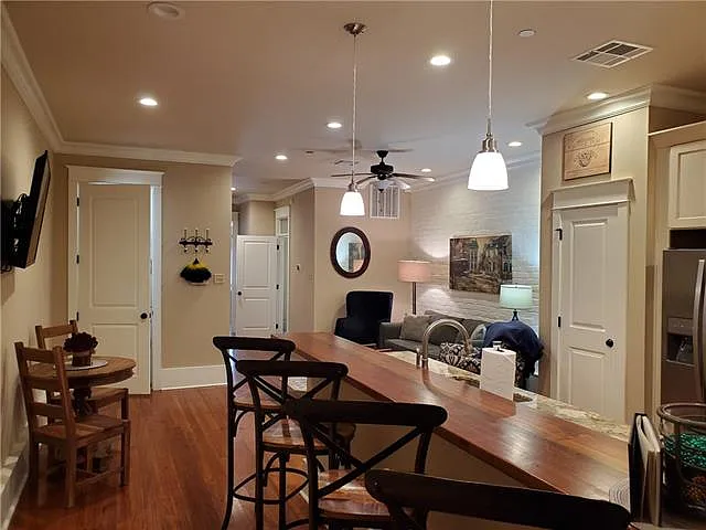 1 bed, 1.0 bath, 822 sqft, $1,650 — Photo 2
