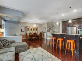 41 Carillon Cir, Livingston, NJ