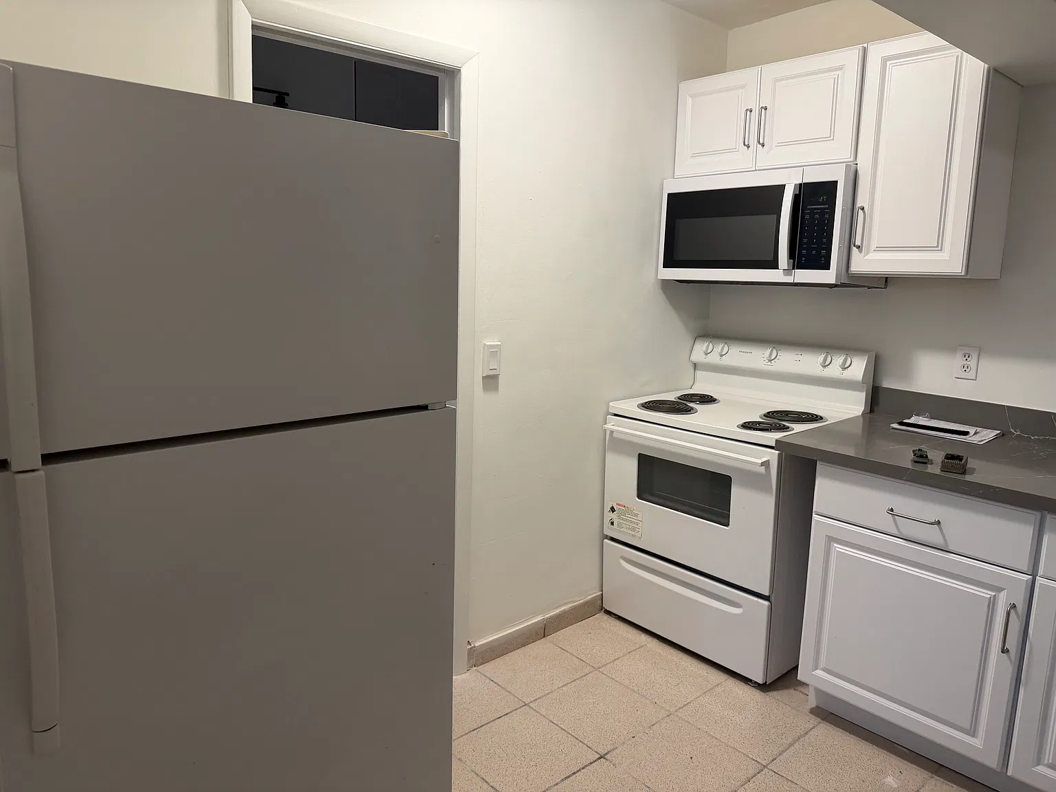 1 bed, 420 sqft, $1,700 — Photo 3