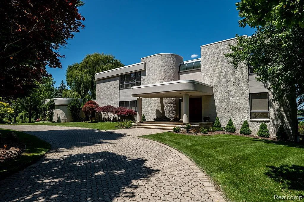 3612 Shoreview Ct photo 1
