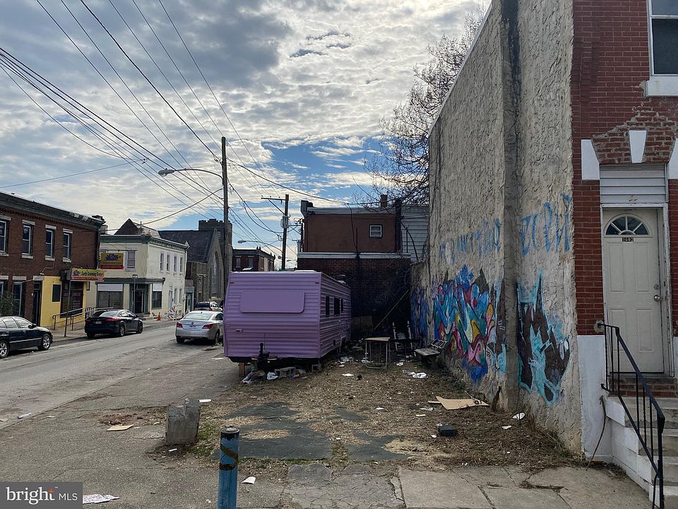 2nd image of 2600 W Silver St