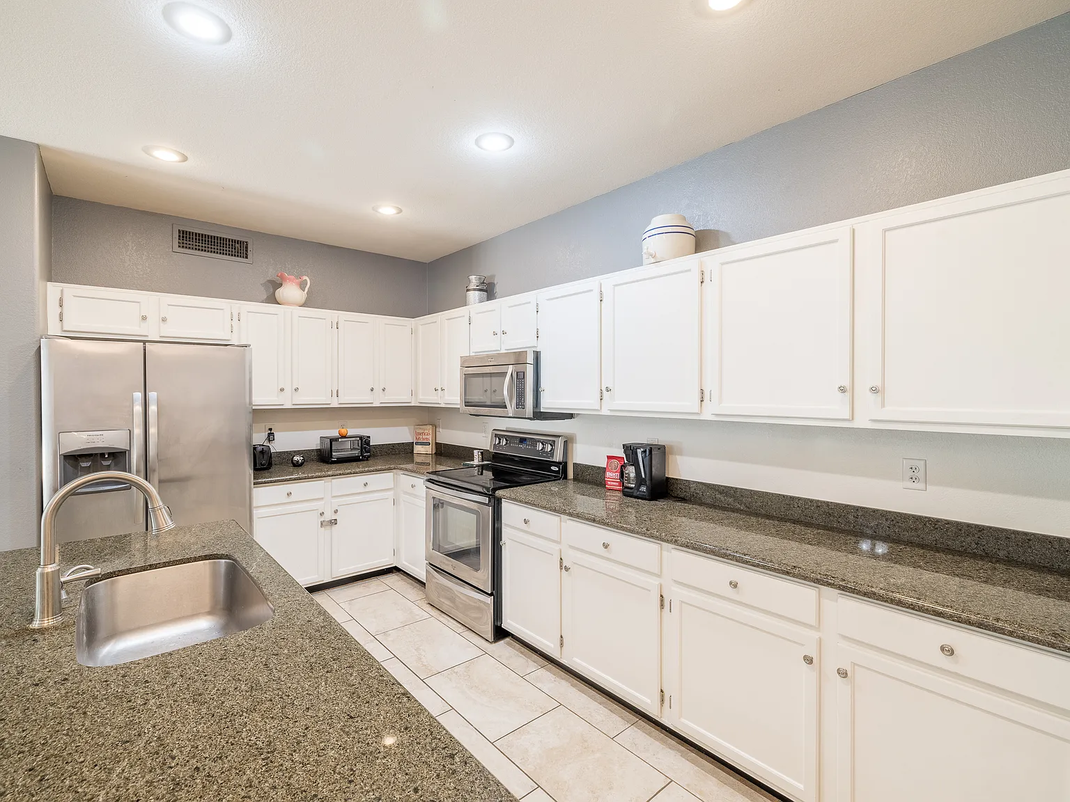 3 bed, 1749 sqft, $3,000 — Photo 4