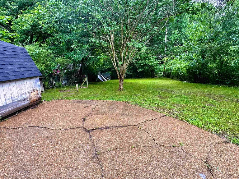 1644 Russwood Rd — Photo 15