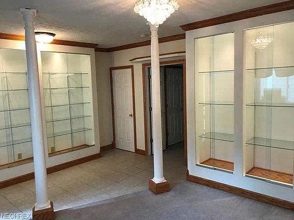 4th image of 552 Main St Suite F