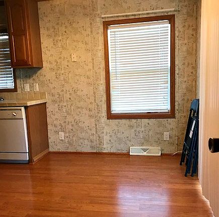 4th image of 3202 N Sherman Dr