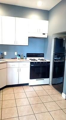 2nd image of 162 E St APT 1A