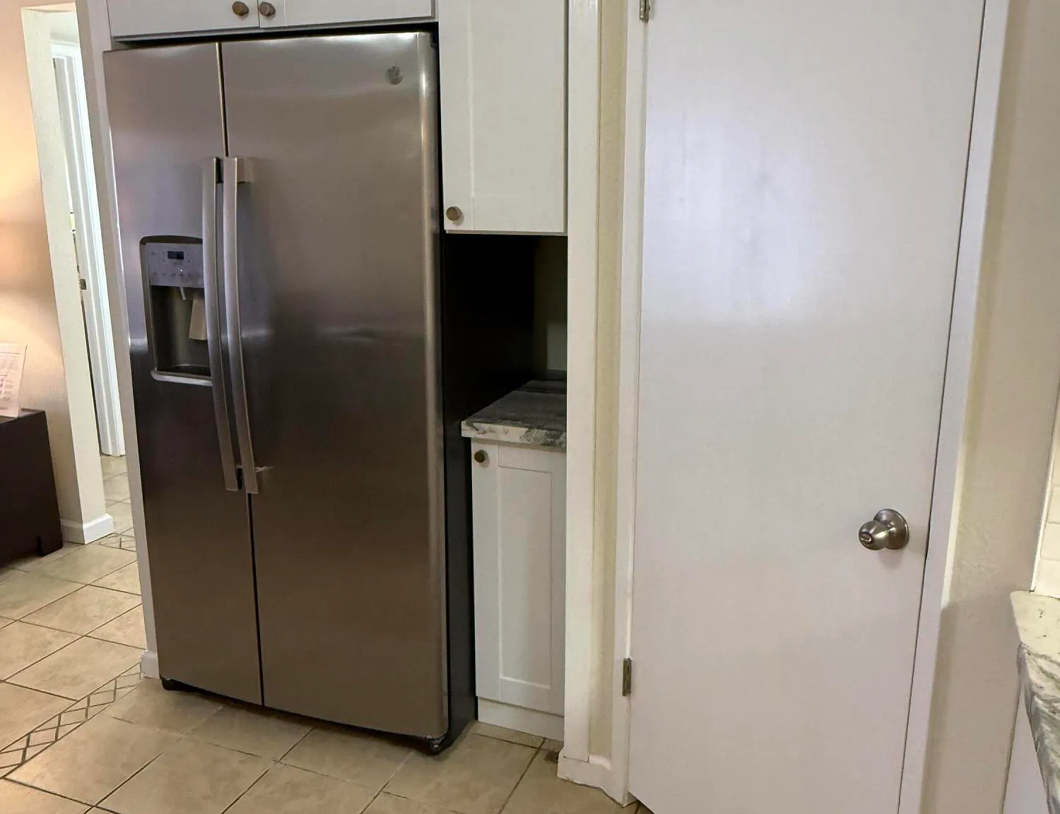 3 bed, 1.0 bath, 894 sqft, $1,800 — Photo 4