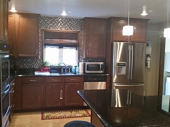 Kitchen (recessed lighting)