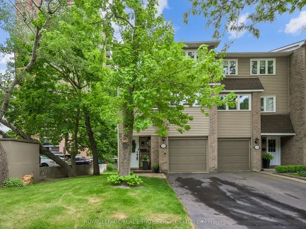 2222 Marine Dr #1, Oakville, ON L6L 1C1