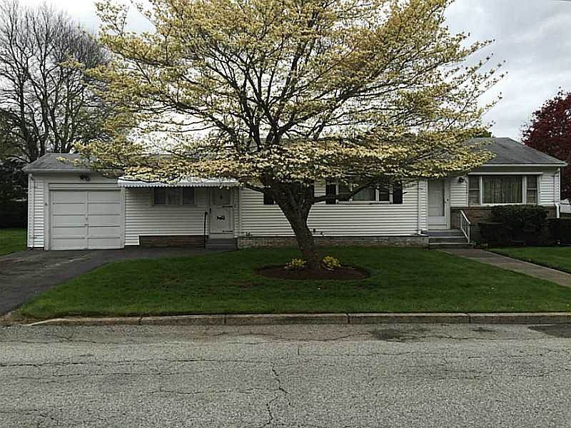 1st image of 15 Benjamin Dr