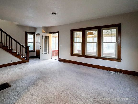 3rd image of 2958 Sanford Ave SW