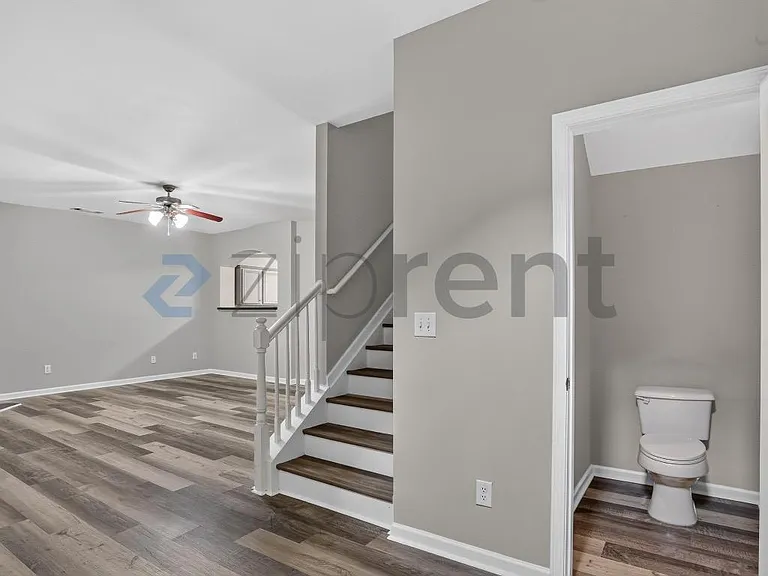 118 Meeting Place Rd — Photo 4