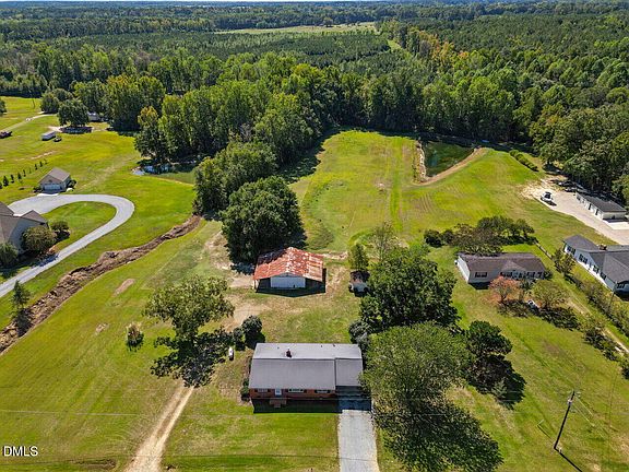 2nd image of 246 Railroad Rd