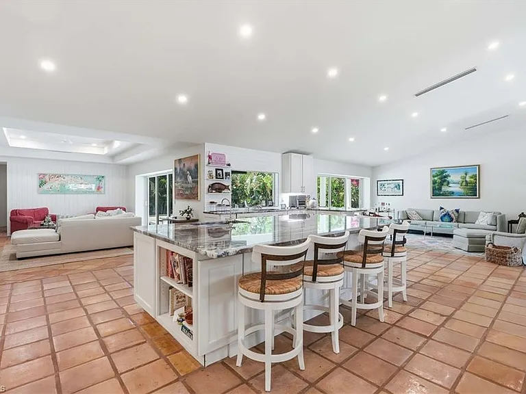 506 Pine Grove Ln — Photo 13