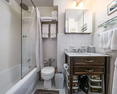 Rented by Compass | media 12