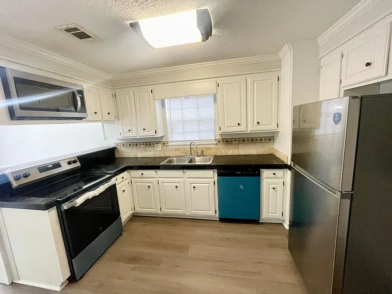 176 Bellegrove Cir — Photo 3