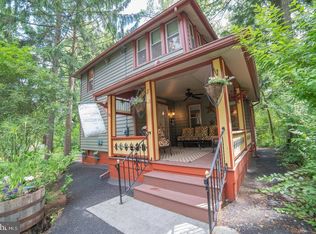 15 1st St, Mount Gretna, PA 17064