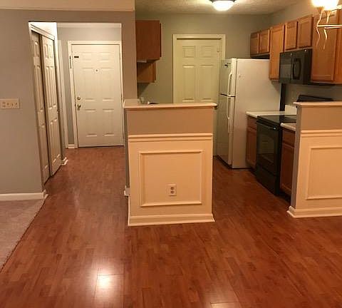 5th image of 7317 Chatham Ct #10A