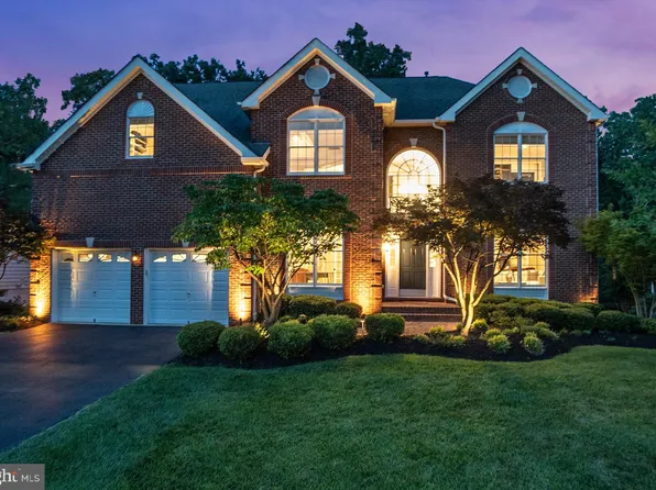 20102 Desert Forest Dr, Ashburn, VA 20147