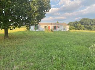 19750 Shady Grove Ln, Gentry, AR 72734