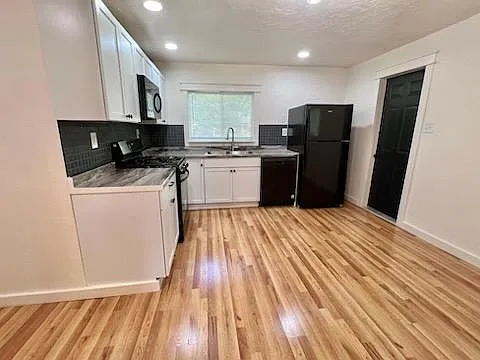 211 S Brownell Ave — Photo 10