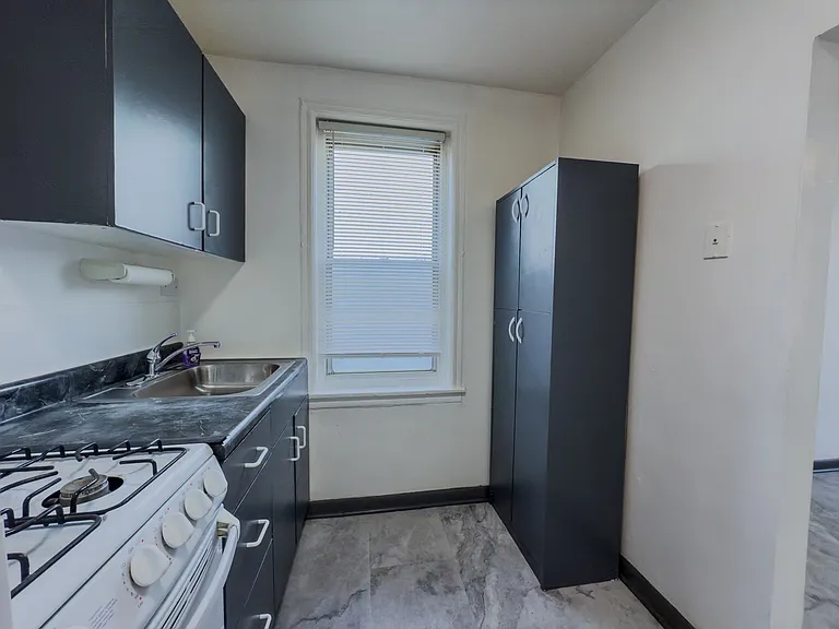 903 Belmont Ave #3 — Photo 6