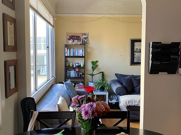 3rd image of 2824 Octavia St