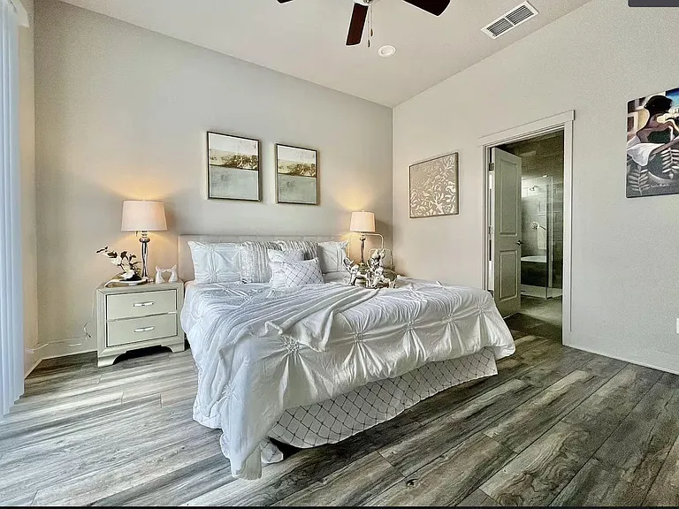 1930 Galleria Dr — Photo 15
