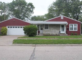 924 E 32nd St, Davenport, IA 52803